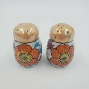 Peach Lusterware Salt & Pepper Shakers Hand Painted Flowers Colorful Japan 2.5"